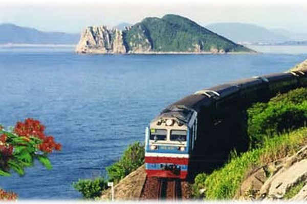 vietnam rail holidays, vietnam train travel
