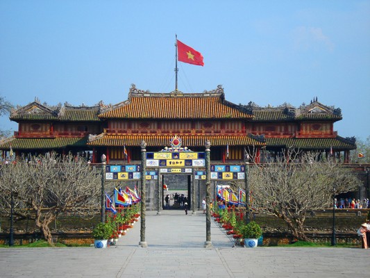 hue day trip from chan may port